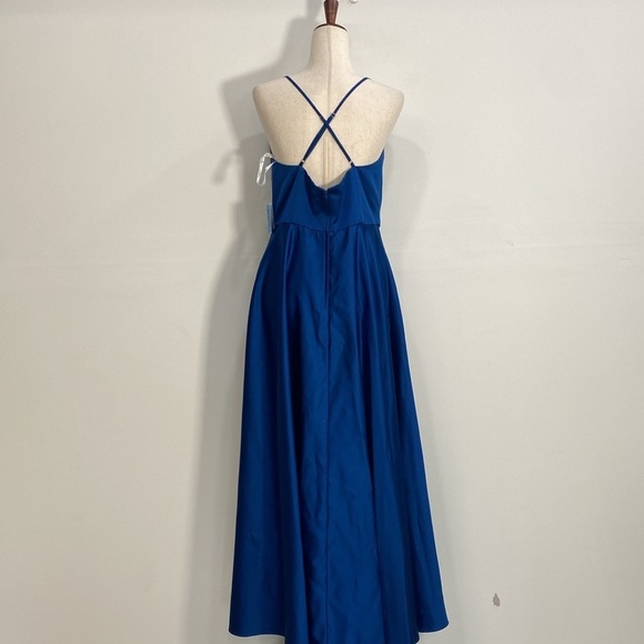 Elegant Blue Midi Dress - Picture 4 of 12